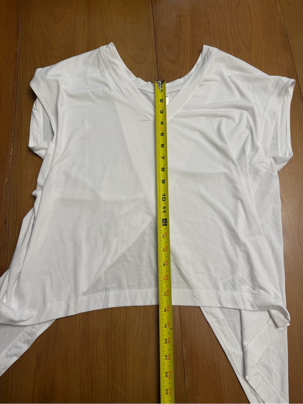 Athleta Hi-Low Asymmetrical V-Neck White Short Sleeve Athletic Top | M - Picture 11 of 12